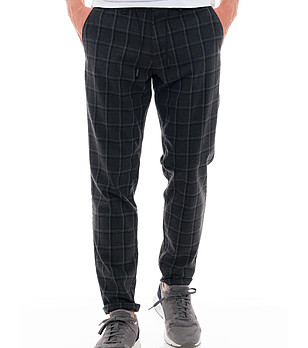 Спортно-елегантен панталон в цвят графит на черно каре Axel снимка